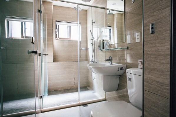 Standard Room | Bathroom - Chingjing Inn (Taipei)