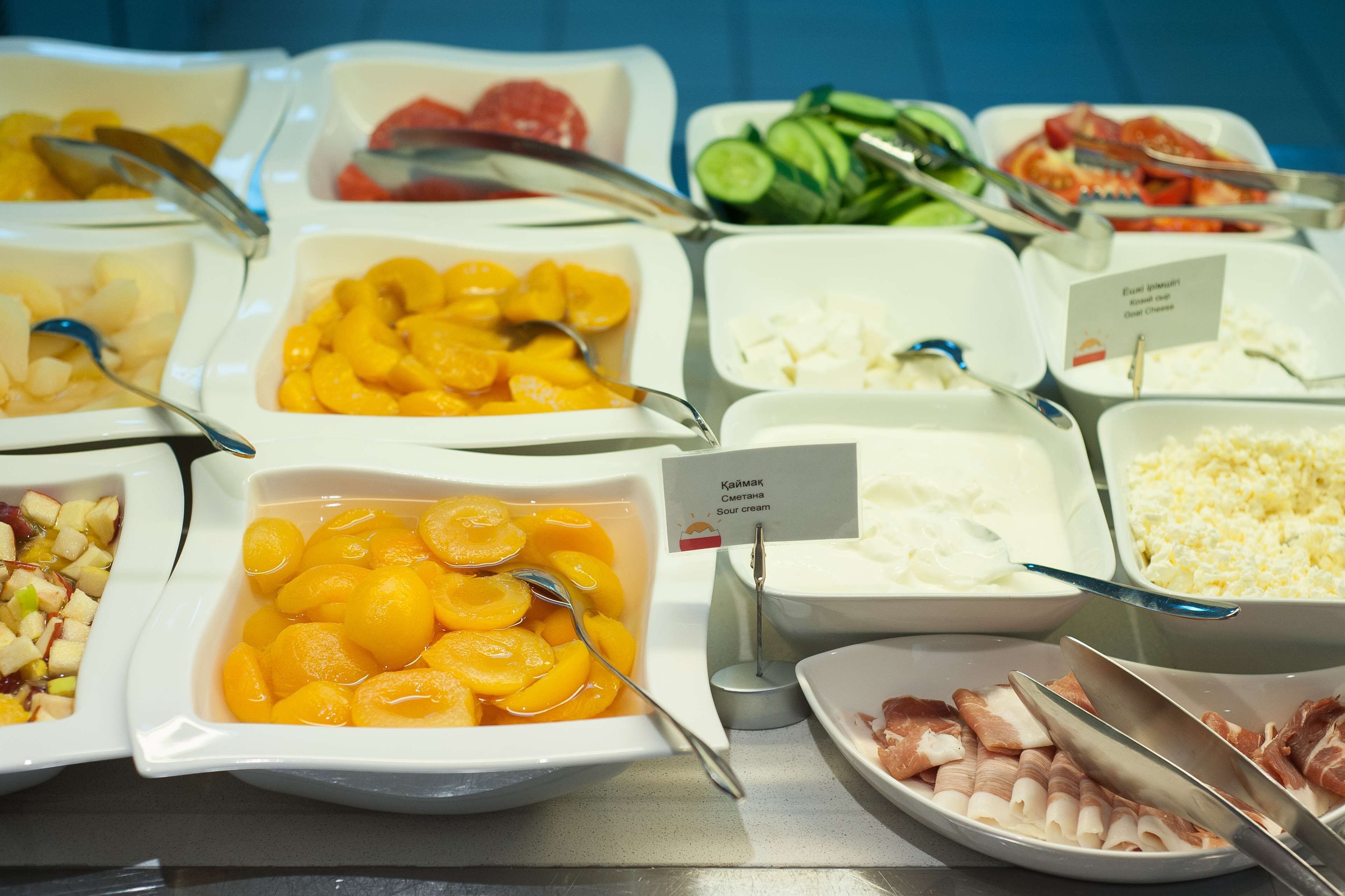 breakfast, lunch, dinner served; international cuisine