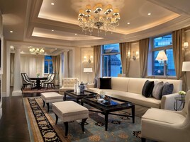 Suite, 1 King Bed, Balcony, Garden View (Chang an) | Premium bedding, down comforters, free minibar items, in-room safe