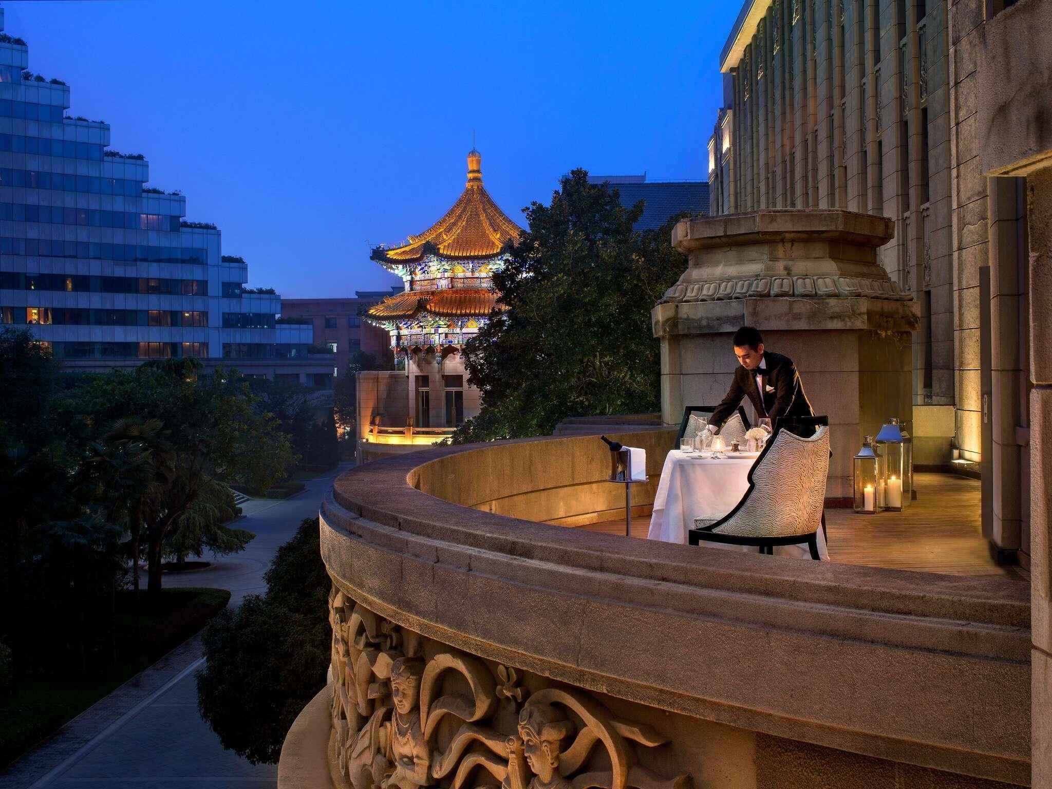 Suite, 1 cama King size, balcón, vista al jardín (Chang an) | Ropa de cama de alta calidad, edredón y artículos del minibar gratis 