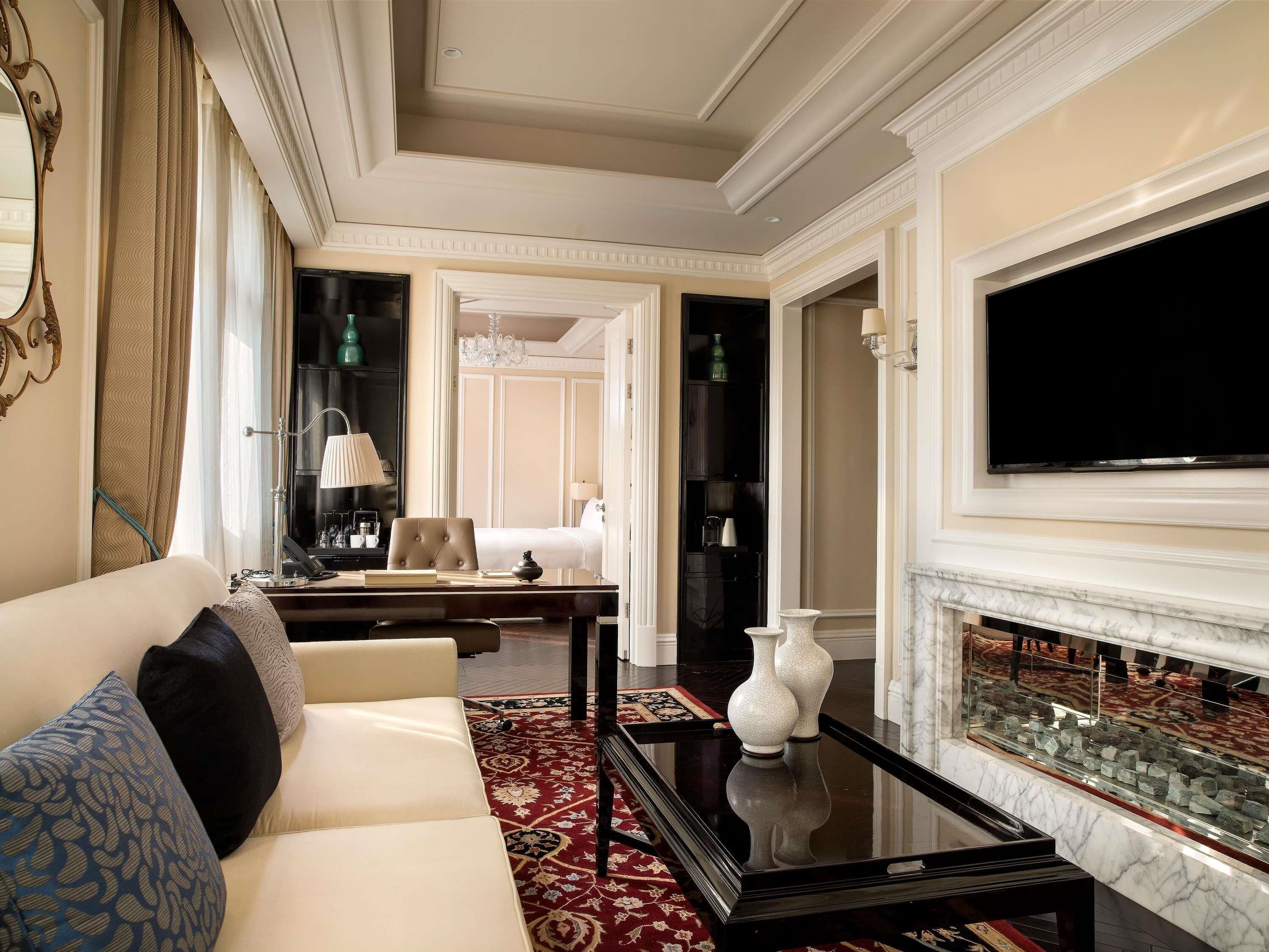 Grand Suite, 1 King Bed, Garden View (Prestige) | Premium bedding, down comforters, free minibar items, in-room safe