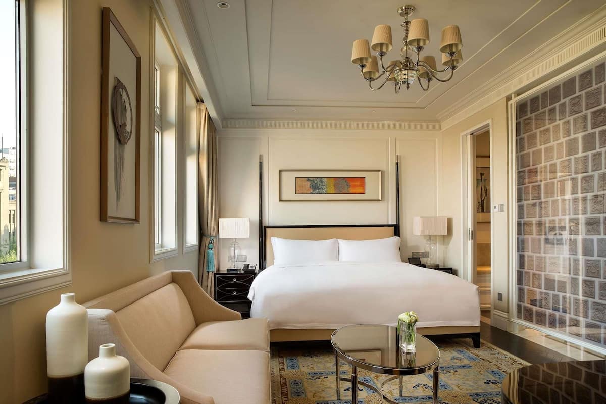 Premium Room, 1 King Bed, Garden View