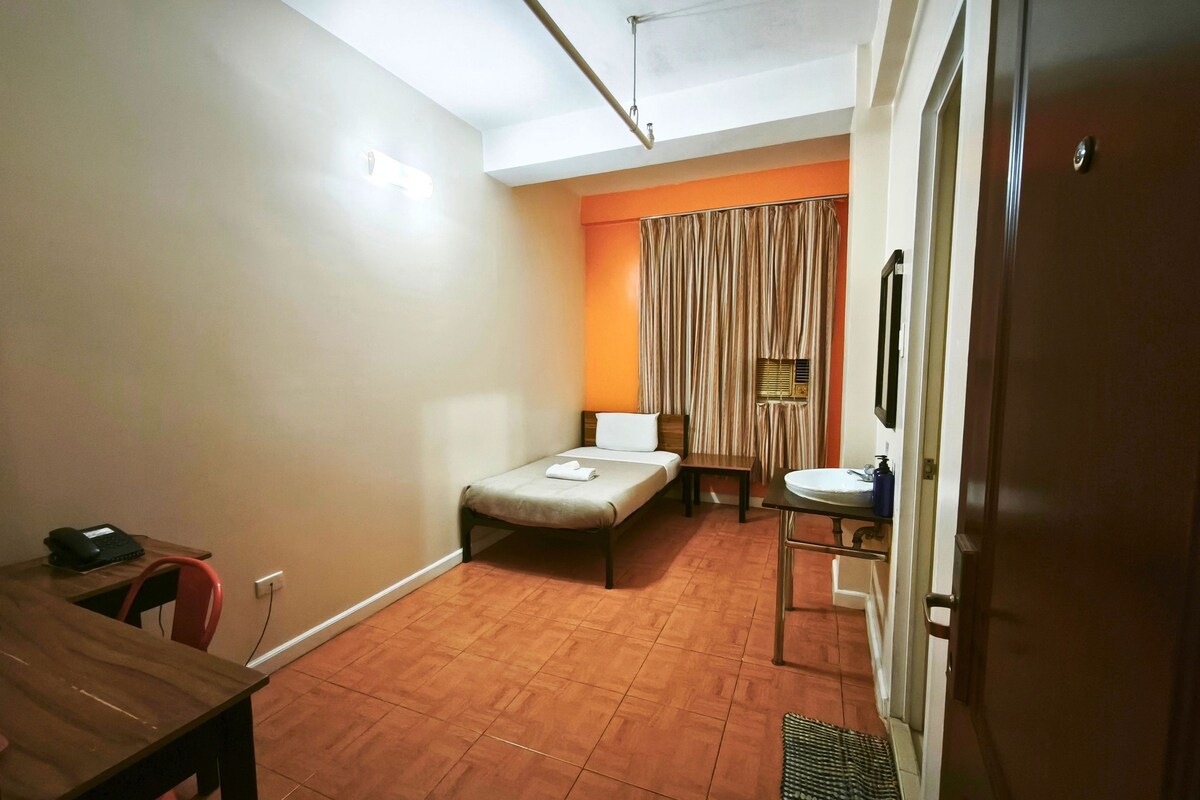 Deluxe Single Room
