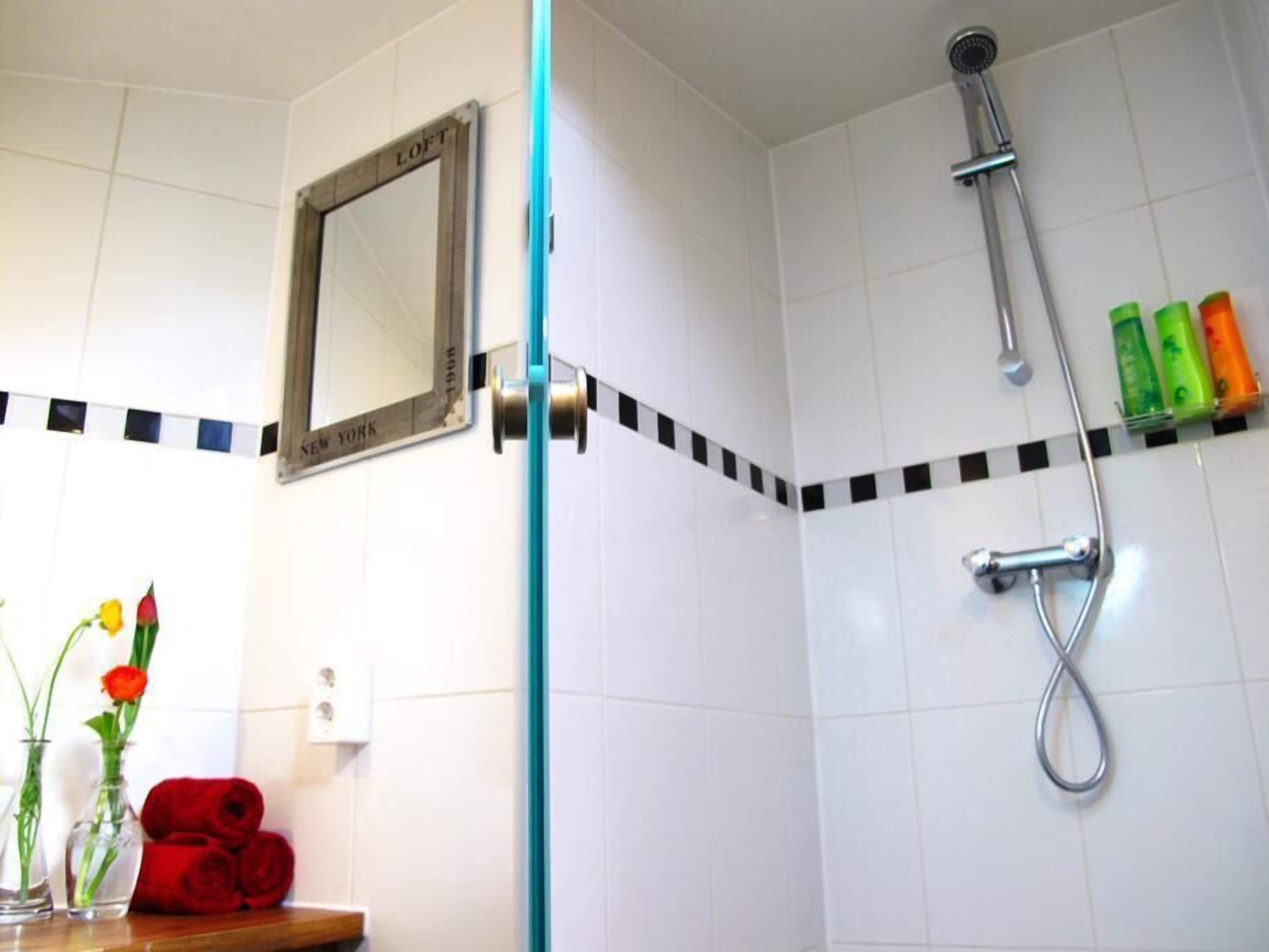 Shower kamar mandi