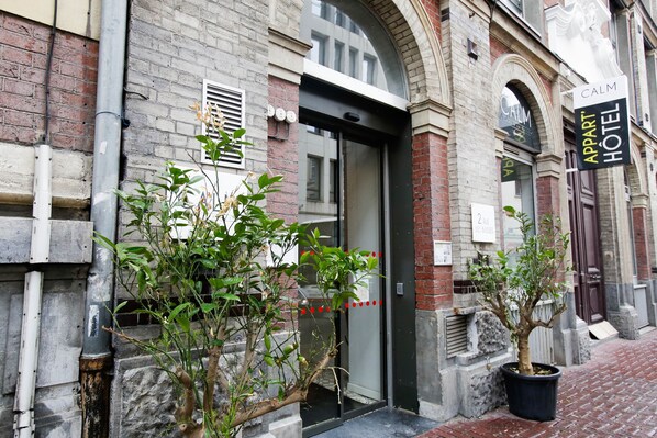 Property entrance - CALM Appart' & Hostel (Lille)