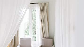 Junior Room, Balcony, Sea View | Living area | 42-inch flat-screen TV with digital channels, TV