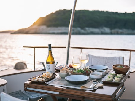 Paseos en bote. Torralbenc, a Small Luxury Hotel of the World