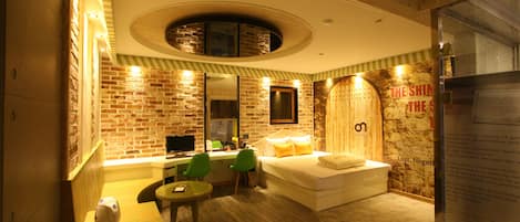 Deluxe-Zimmer | Individuell dekoriert, Schreibtisch, Babybetten, kostenloses WLAN