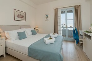Bureau, chambres insonorisées, lits bébé (gratuits)
