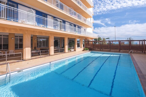 Outdoor pool, pool loungers