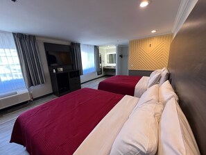 Deluxe Room, 2 Queen Beds | Individually furnished, desk, free WiFi, alarm clocks - Cloud 9 Inn LAX (Inglewood)