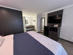 Individually furnished, desk, free WiFi, alarm clocks - Cloud 9 Inn LAX (Inglewood)