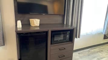 Individually furnished, desk, free WiFi, alarm clocks