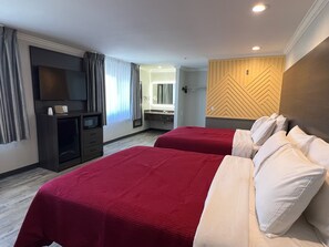 Deluxe Room, 2 Queen Beds | Individually furnished, desk, free WiFi, alarm clocks - Cloud 9 Inn LAX (Inglewood)