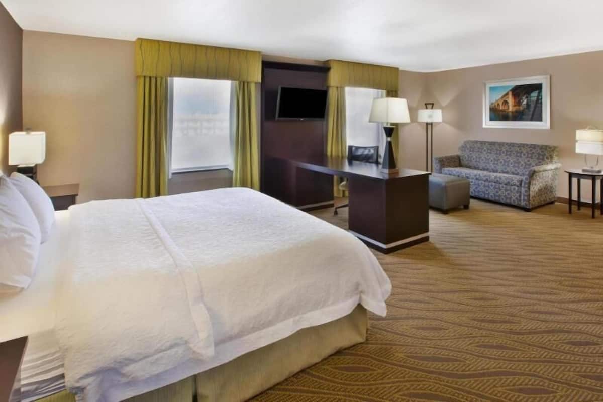 In-room safe, iron/ironing board, free cots/infant beds, rollaway beds