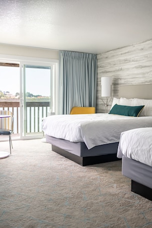 Deluxe Room, 2 Queen Beds, Accessible, River View | Blackout drapes, free WiFi, bed sheets. Jot's Resort