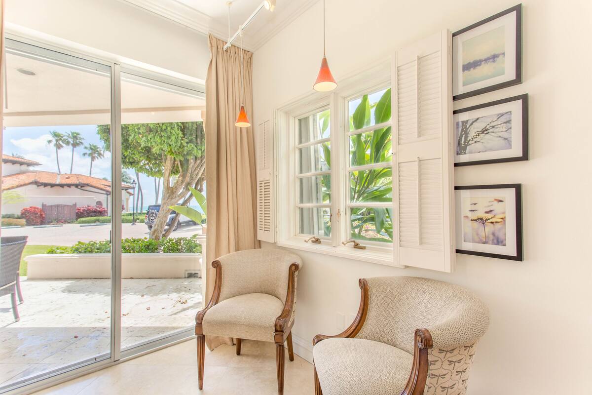 1 Bedroom Ocean View Villa (F15113) | In-room safe, individually decorated, individually furnished, desk