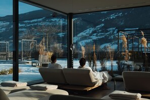 Sales de tractament per a parelles, sauna i banyera d'hidromassatge 