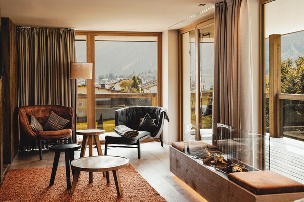Panoramic Suite, Terrace, Mountain View (Bergfeuer) | Down duvets, in-room safe, laptop workspace, blackout curtains