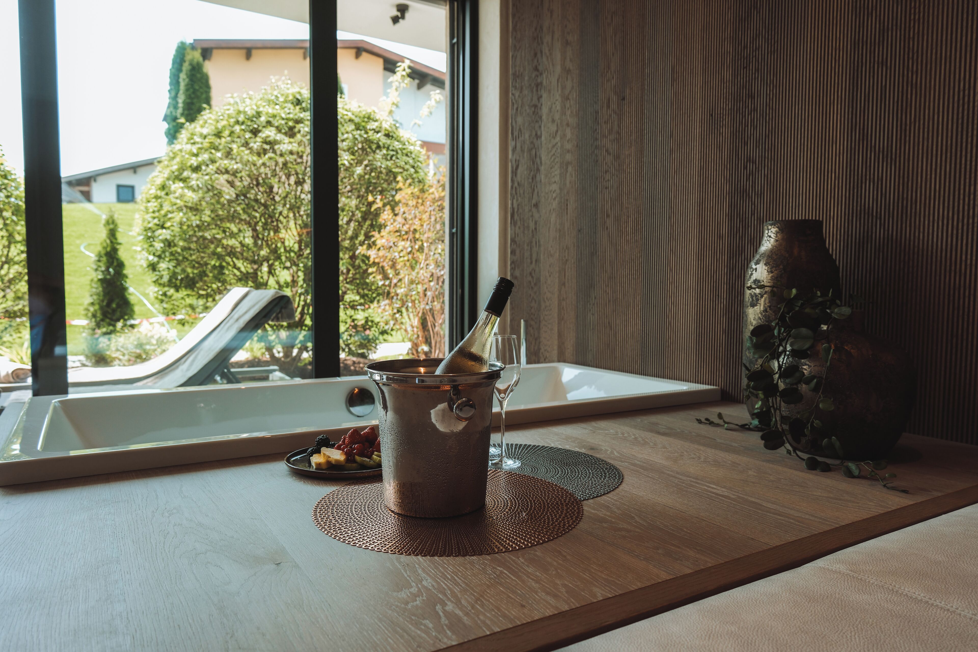 couples treatment room(s), sauna, hot tub, steam room, body treatments