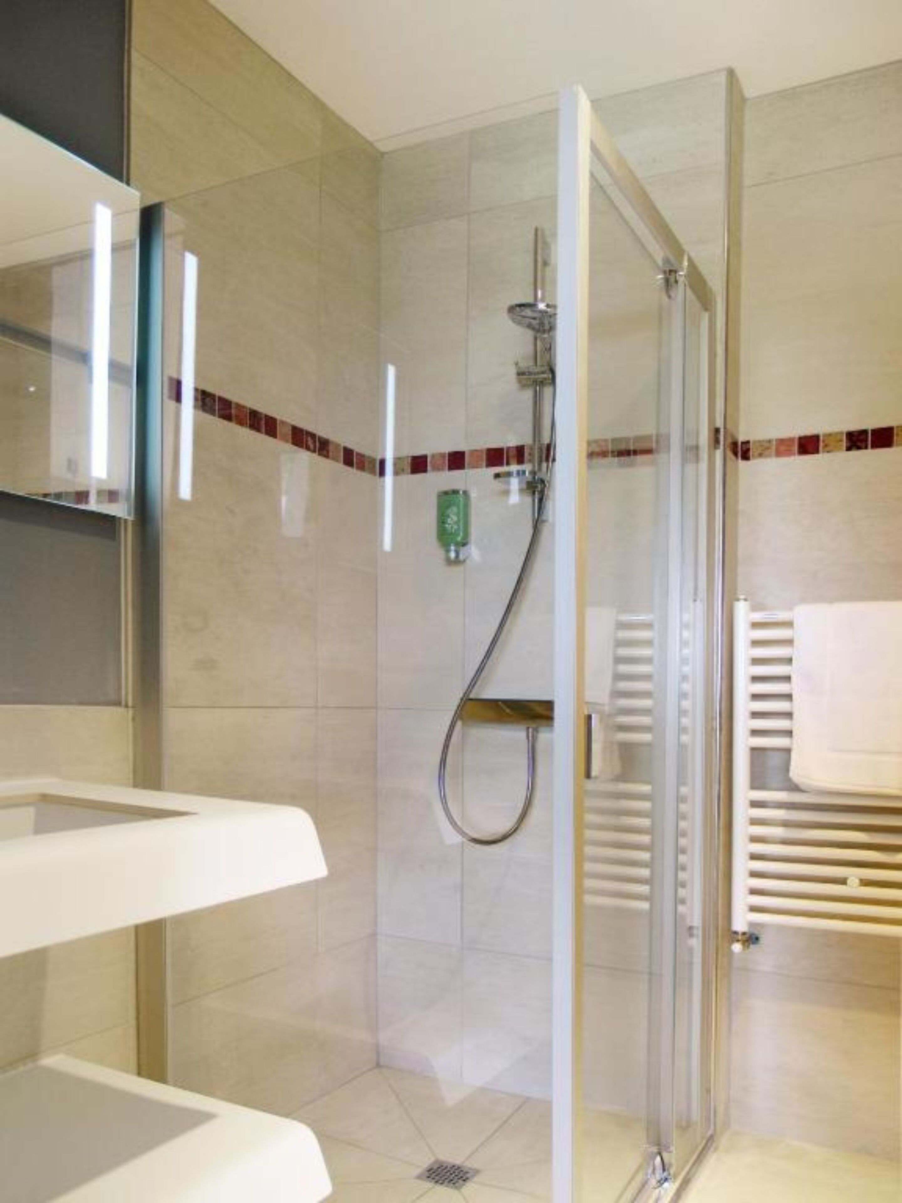 double or twin room ground floor sea side | bathroom | free toiletries, hair dryer, bathrobes, towels