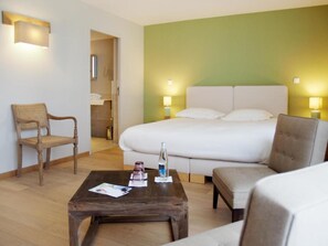 Individually furnished, desk, blackout curtains, soundproofing