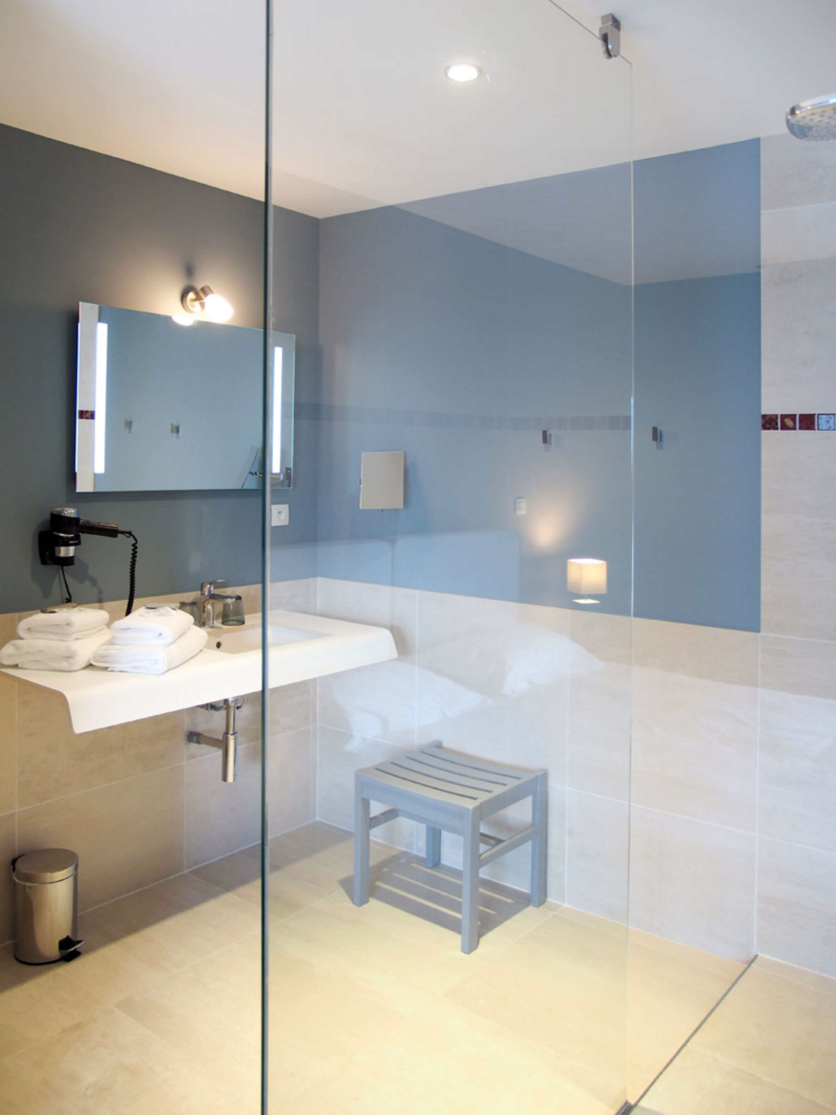 standard double or twin room, garden view | bathroom | free toiletries, hair dryer, bathrobes, towels