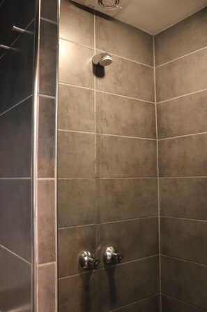 Bathroom - Amsterdam Hostel Annemarie (Amsterdam)