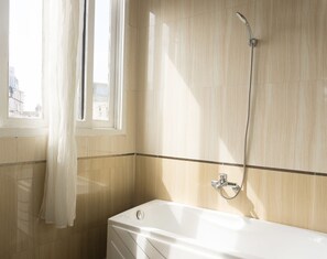 Royal Suite, 1 King Bed, Bathtub, City View | Bathroom | Shower, rainfall showerhead, free toiletries, hair dryer - Hue Nino Hotel (Hue)