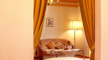 Standard Double Room | In-room safe, laptop workspace, free WiFi, bed sheets