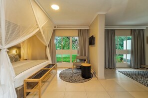 Suite, 1 King Bed, Garden View - Cresta Sprayview (Victoria Falls)