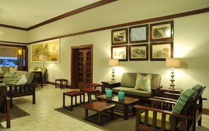 2 bares o lounges, bar junto a la alberca