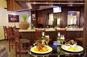 2 bars/lounges, poolside bar