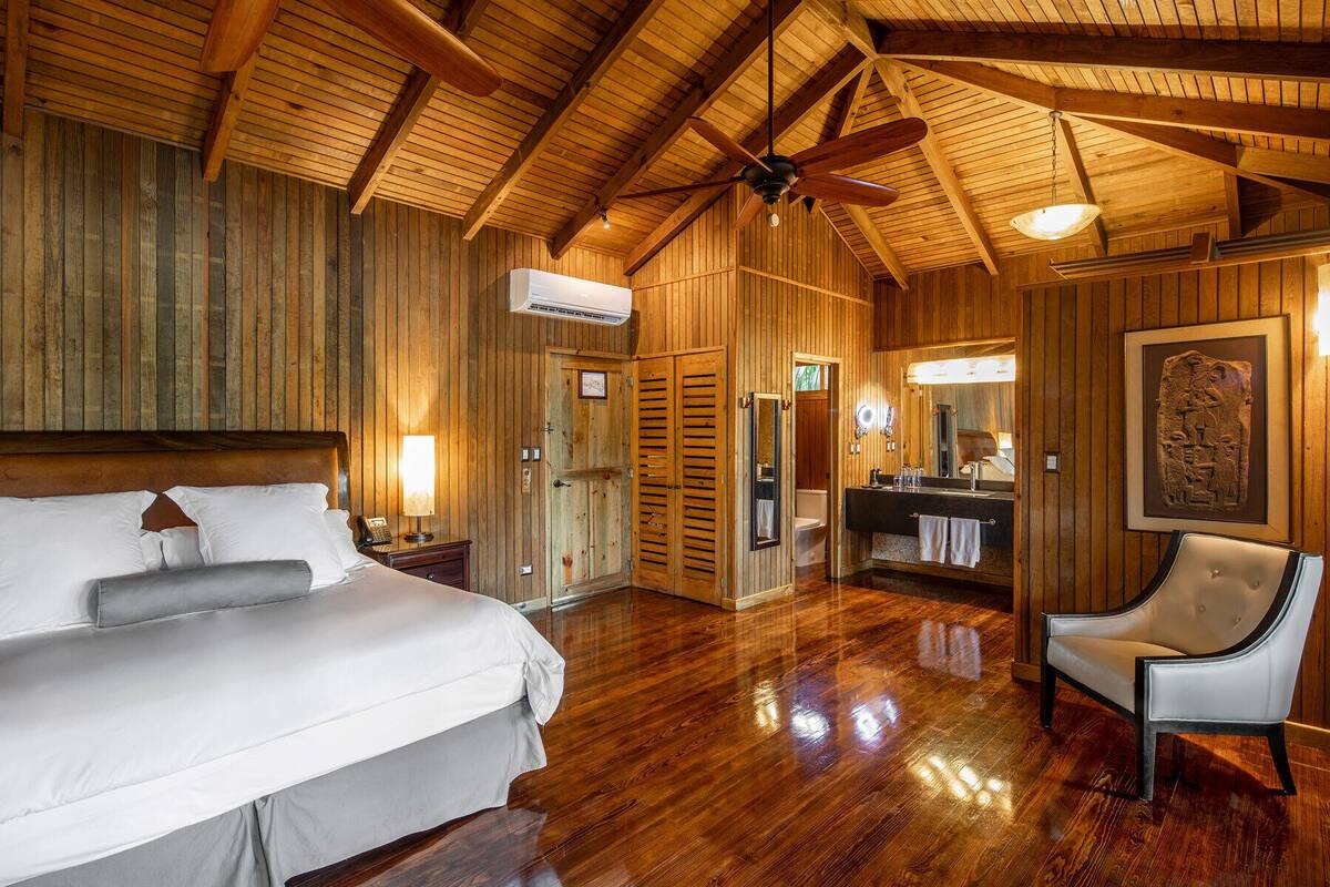 E Waterfront Master Suite Single