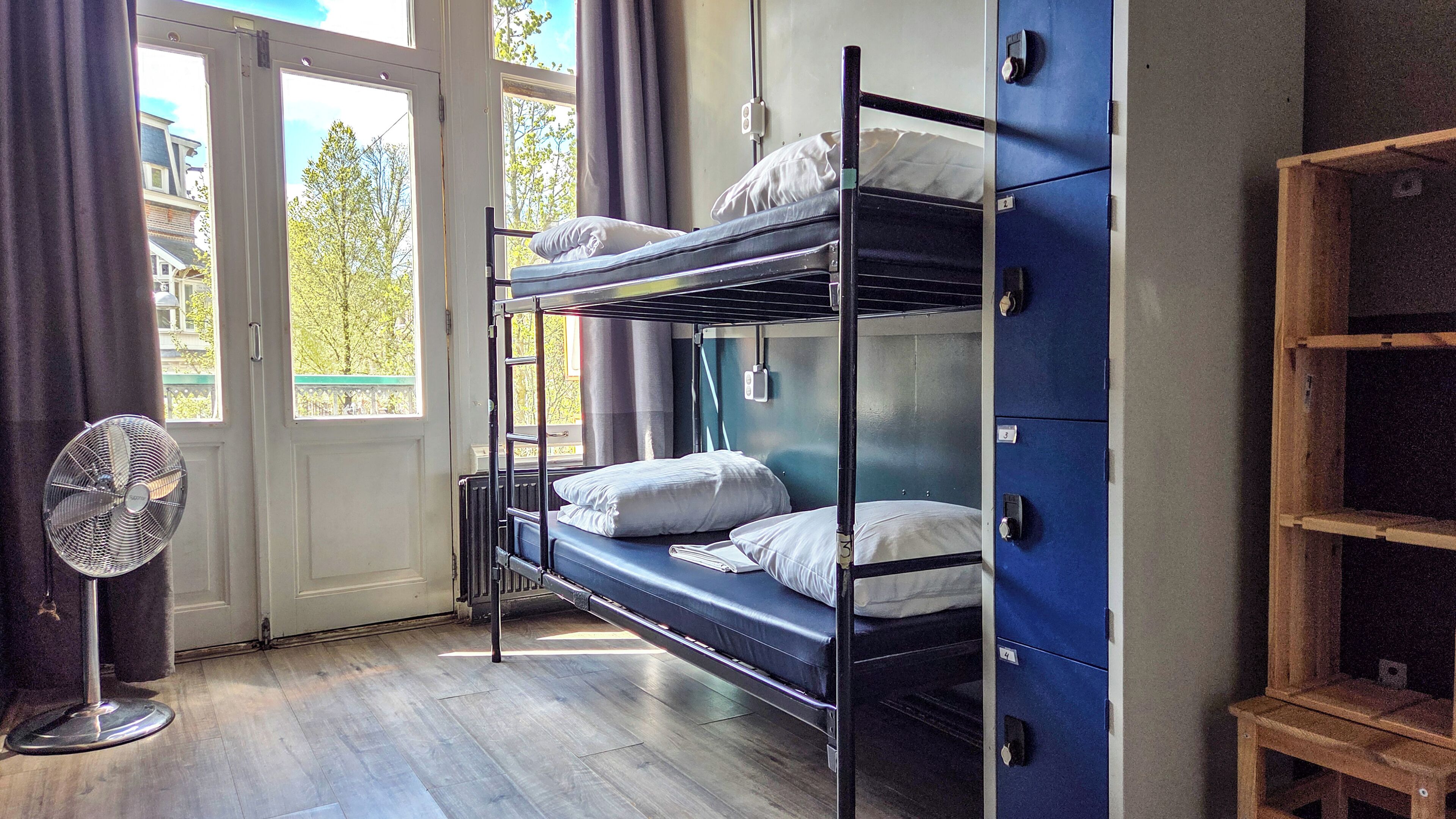 Hypo-allergenic bedding, free WiFi, bed sheets