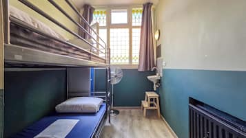 Twin room with private bathroom | Literie hypoallergénique, Wi-Fi gratuit, draps fournis
