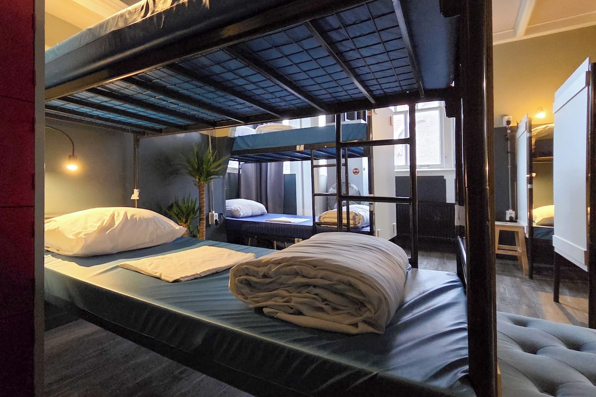 Ropa de cama hipoalergénica, wifi gratis y ropa de cama