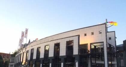 Crossroads Hostel Amsterdam