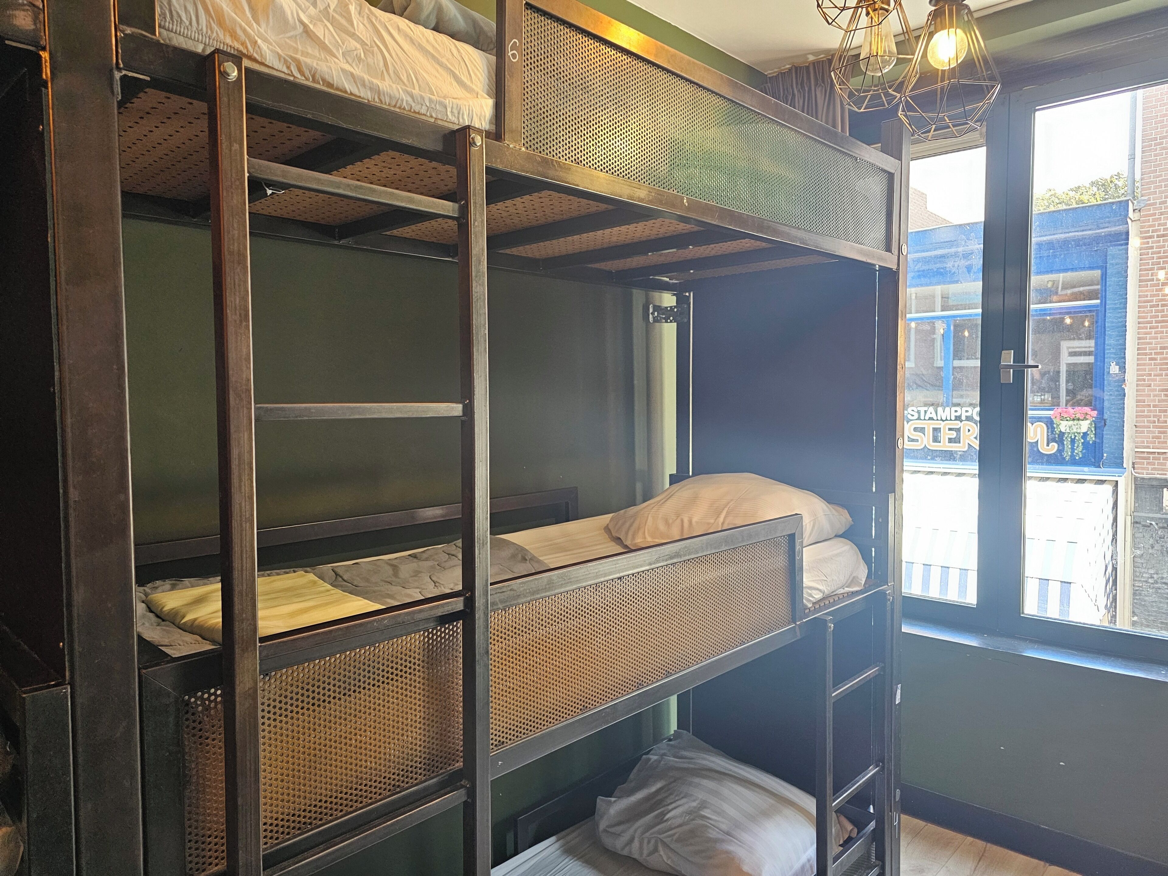 Wi-Fi ฟรี, ผ้าปูที่นอน