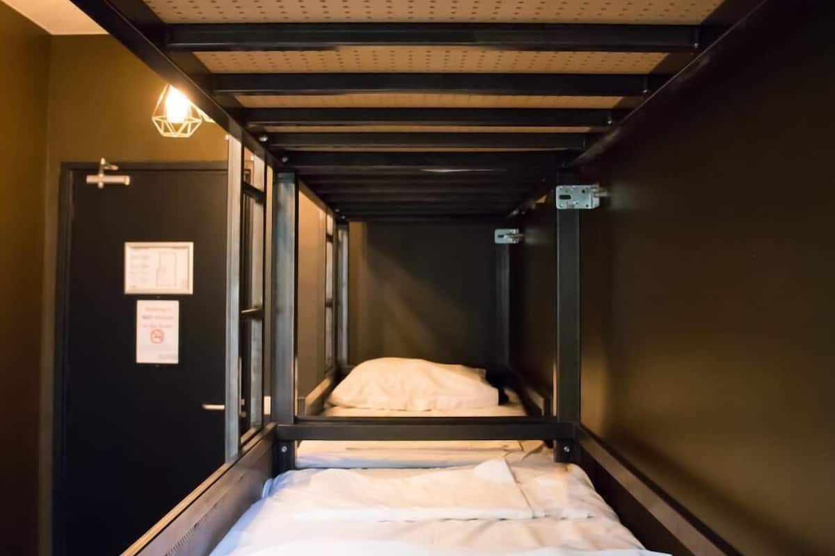 Wi-Fi de cortesia, roupa de cama