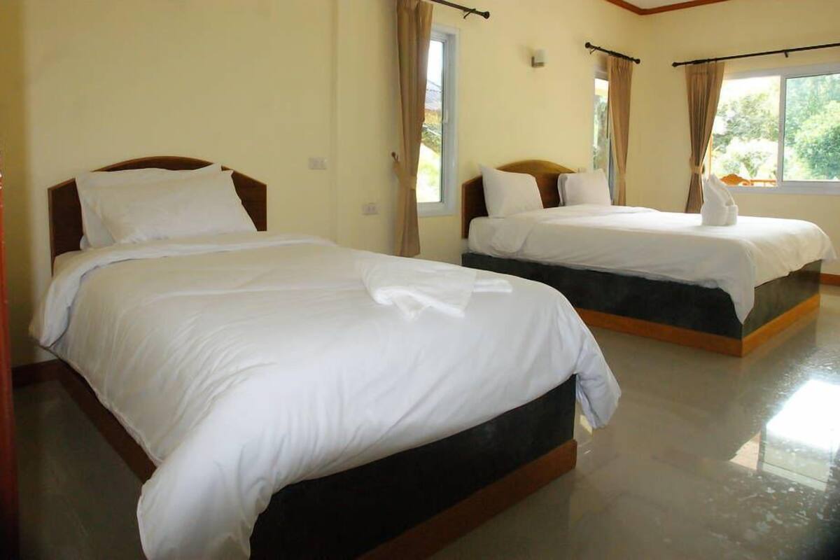 standard room with pool view | desk, free wifi