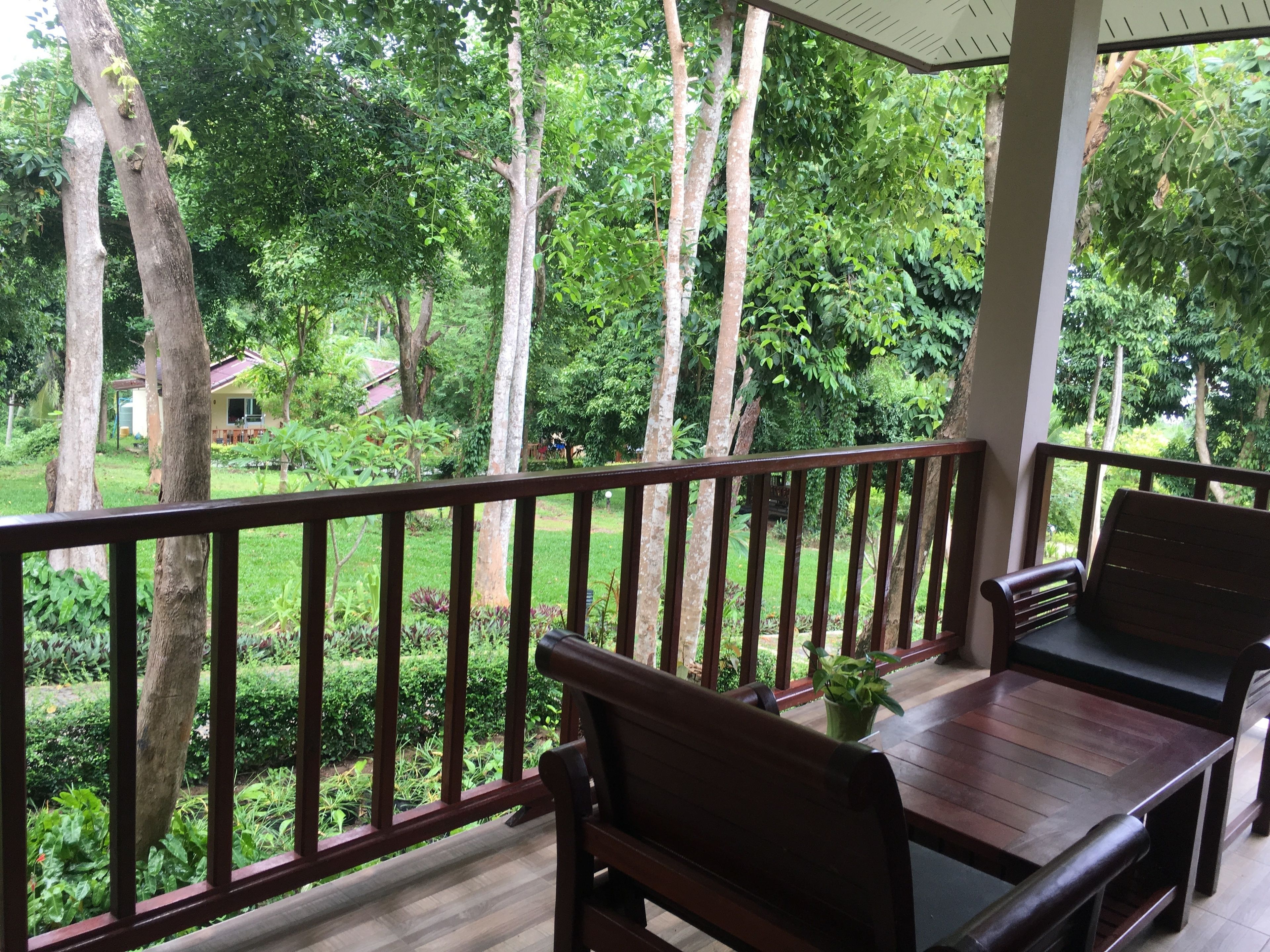 standard king room with garden view | terrace/patio