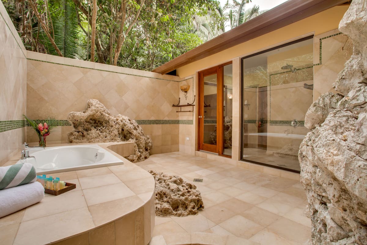 creekside cottages | bathroom amenities | shower, free toiletries, hair dryer, towels