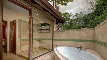 Bathtub besar