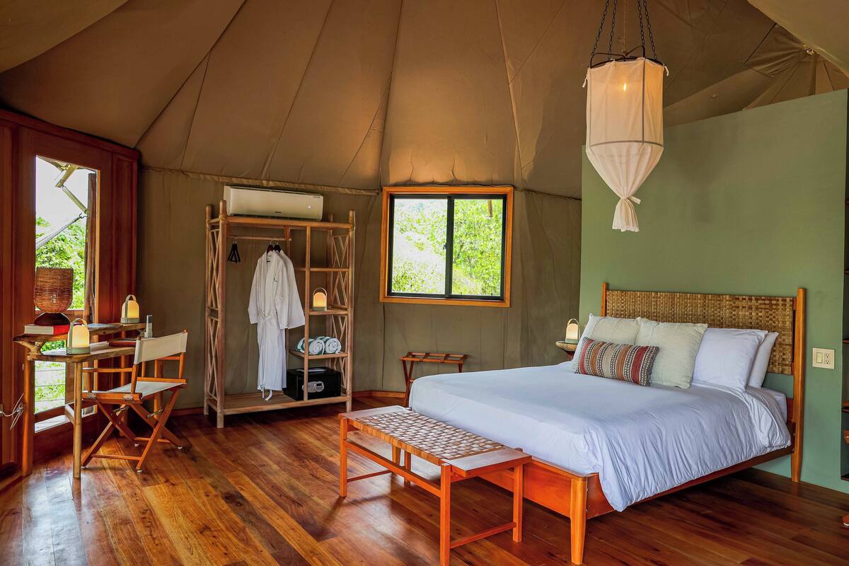 Rainforest Tented Camp | Safe på rommet, strykejern/-brett, individuelt dekorert og sengetøy