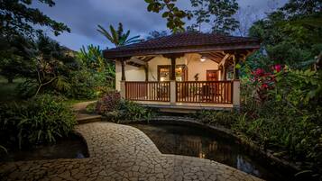Creekside Cottages | Exterior