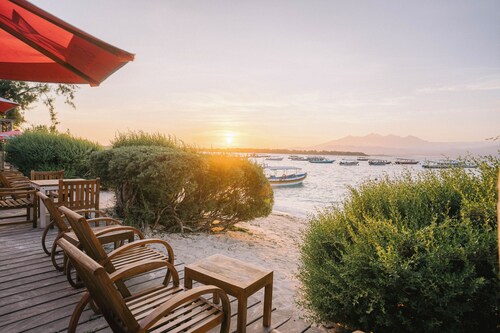 Tír na nÓg Beachfront Resort