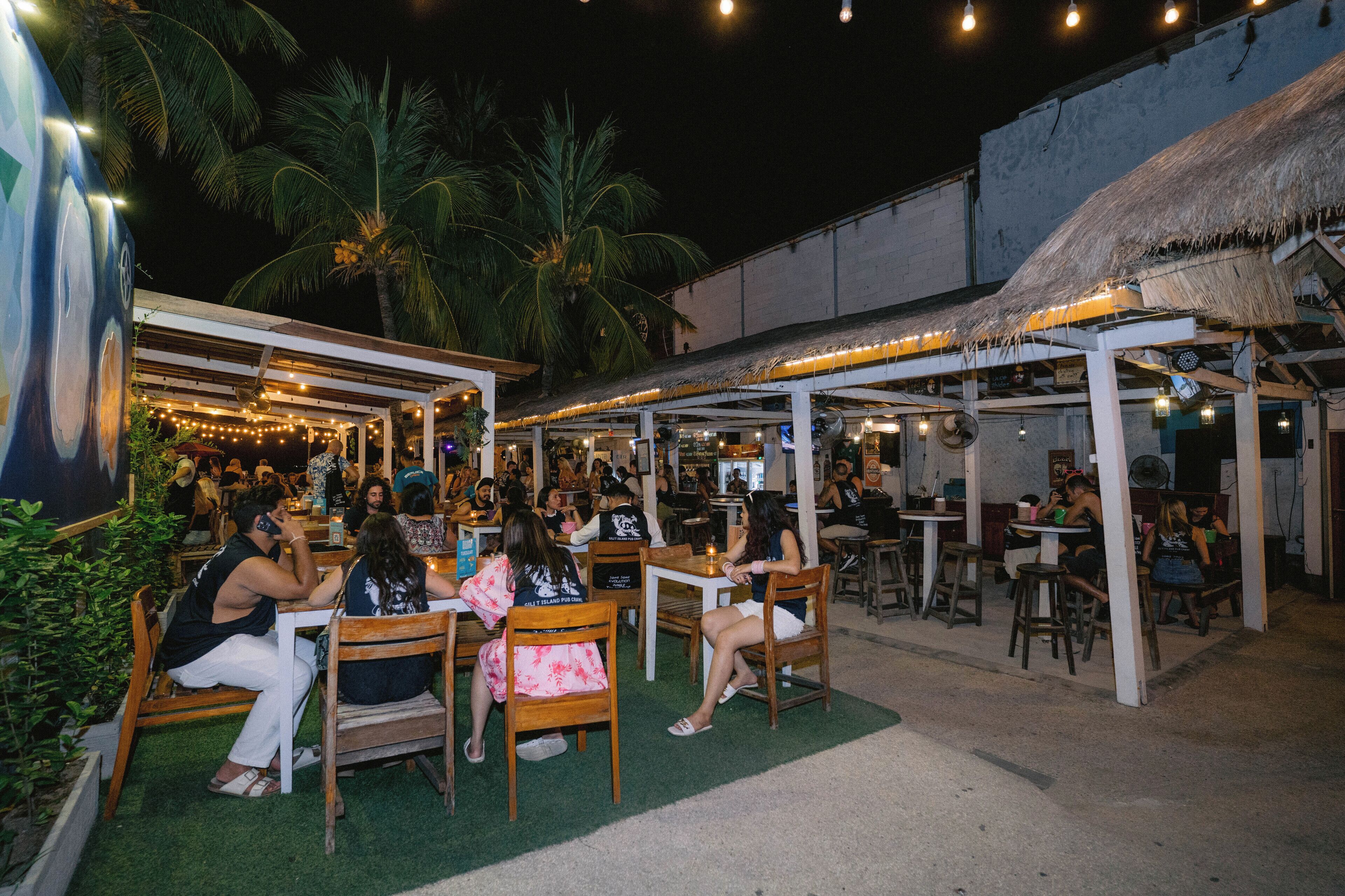 Breakfast, lunch, dinner served; international cuisine, beach views 