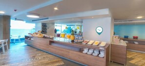Free daily buffet breakfast  - Hotel Calypso Beach (San Andrés)