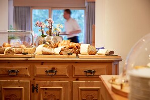 Breakfast, lunch and dinner served  - Hotel Casanna (Davos)